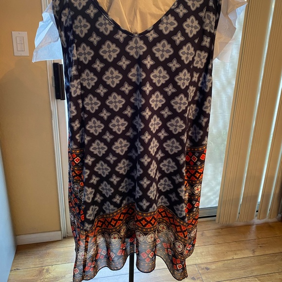 Roz & Ali Colorful Top - Picture 3 of 3